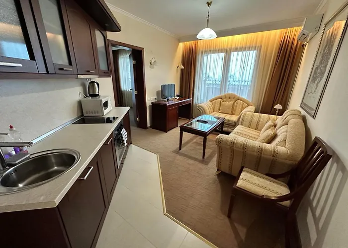 Luxury In Downtown Residential Complex Apartment *